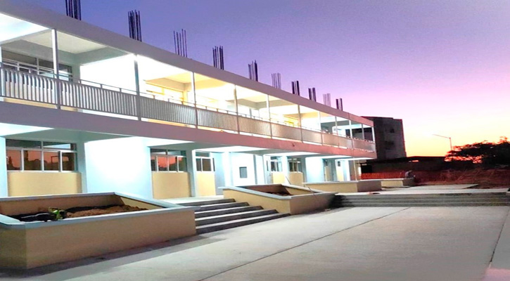 Construye SEP 3 aulas en la Secundaria General 8 de CSL