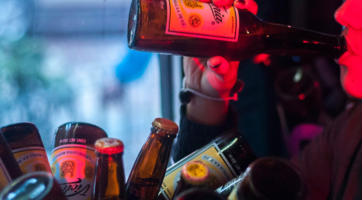 “Veintitantas” licencias falsas de alcohol se han regularizado de más de 800 detectadas en La Paz “Veintitantas” licencias falsas de alcohol se han regularizado de más de 800 detectadas en La Paz