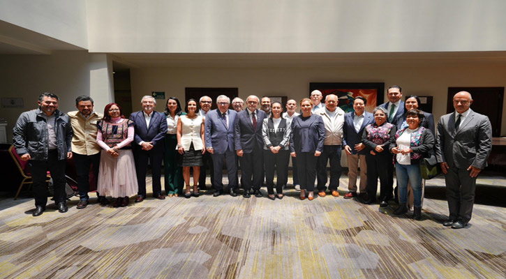 Plantea el Gobernador 9 puntos relevantes para BCS a Claudia Sheinbaum Plantea el Gobernador 9 puntos relevantes para BCS a Claudia Sheinbaum