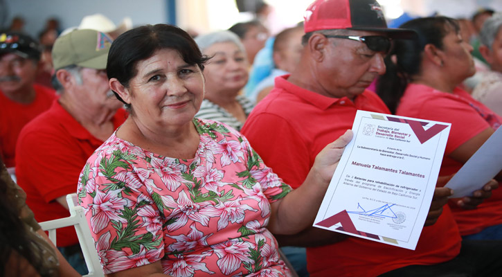 “Fortalecemos la actividad primaria de Comondú con la entrega de apoyos productivos”: Víctor Castro