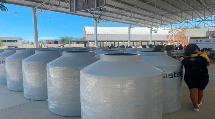 Se benefició a 150 familias de CSL con entrega de tinacos Se benefició a 150 familias de CSL con entrega de tinacos