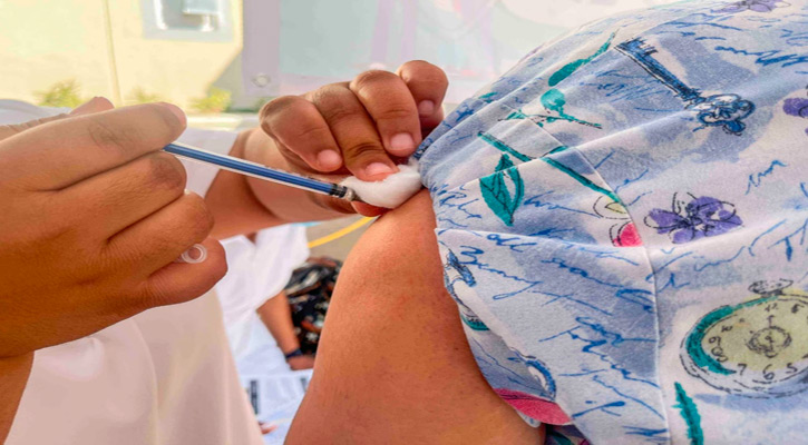 Efectúa el IMSS campaña de vacunación contra el Virus del Papiloma Humano en BCS