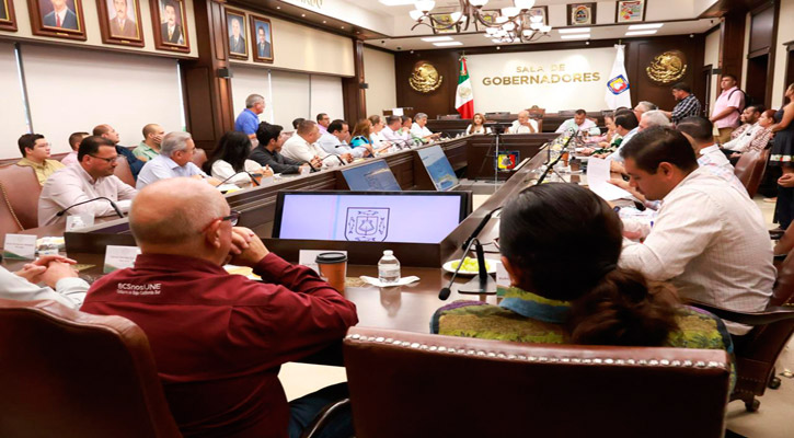 Recibió el gobierno de BCS pliego petitorio para revisión salarial 2024 con 56 puntos