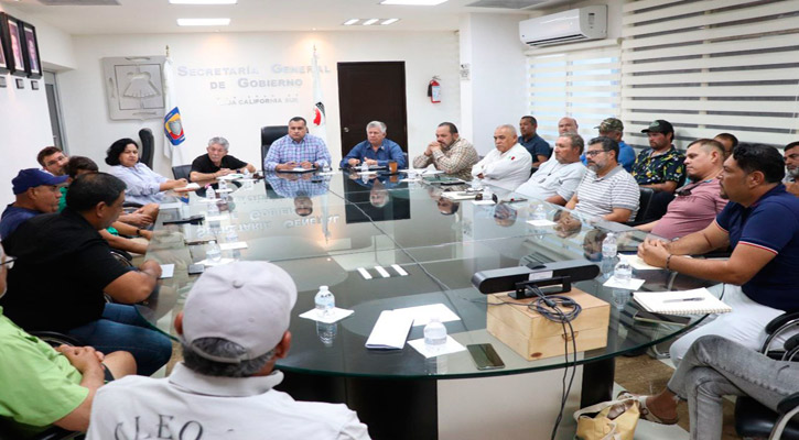 Atiende gobierno de BCS a prestadores de servicios turísticos de La Paz Atiende gobierno de BCS a prestadores de servicios turísticos de La Paz