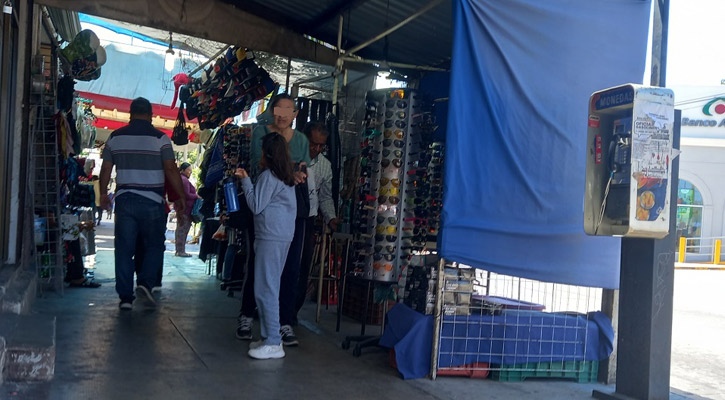 Ambulantes del Centro de La Paz buscan apoyo de Diputados por altos cobros del Ayuntamiento