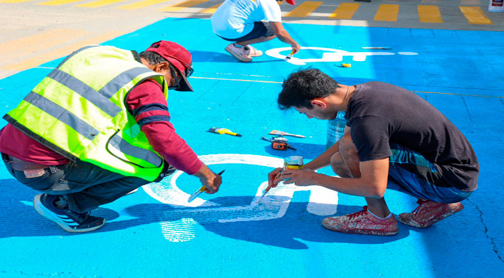 Instalan cajones azules en avenidas principales de SJC; piden respetarlos Instalan cajones azules en avenidas principales de SJC; piden respetarlos