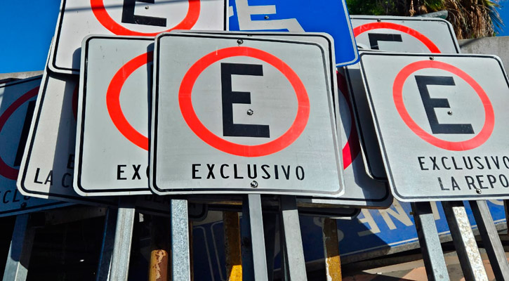 Verifican en La Paz la vigencia de estacionamientos exclusivos Verifican en La Paz la vigencia de estacionamientos exclusivos