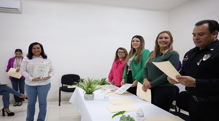 Reciben más de 30 servidores públicos de Seguridad Pública constancia con valor curricular Reciben más de 30 servidores públicos de Seguridad Pública constancia con valor curricular