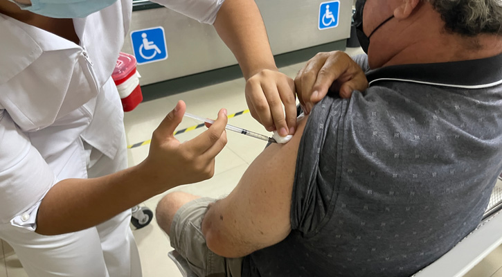 Se han aplicado en el IMSS de BCS más de 41 mil dosis de vacuna contra influenza Se han aplicado en el IMSS de BCS más de 41 mil dosis de vacuna contra influenza