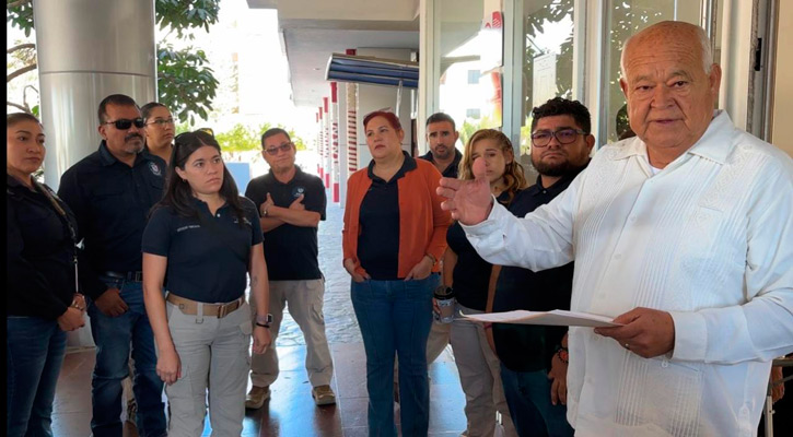 Atiende Gobernador a elementos de la PGJE y miembros de Antorcha Campesina Atiende Gobernador a elementos de la PGJE y miembros de Antorcha Campesina