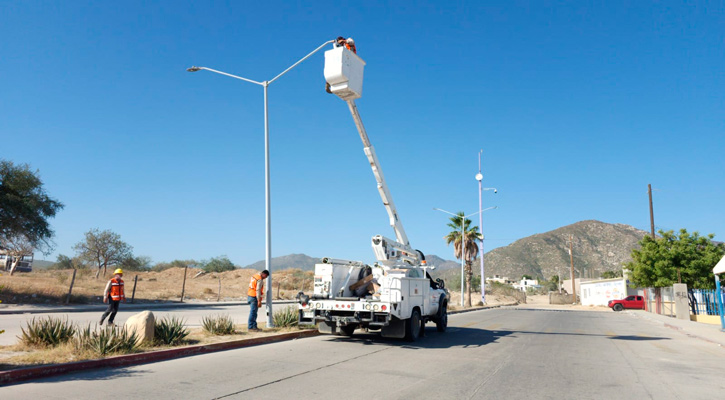 Rehabilitaron alumbrado público en la colonia Santa Rosa en SJC Rehabilitaron alumbrado público en la colonia Santa Rosa en SJC