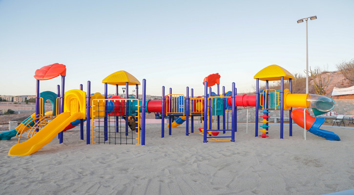 Entregaron en La Paz un nuevo parque infantil en Monte Sinaí Entregaron en La Paz un nuevo parque infantil en Monte Sinaí