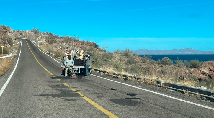 Intensifican trabajos de mantenimiento a vialidades y vías de comunicación terrestre en Loreto