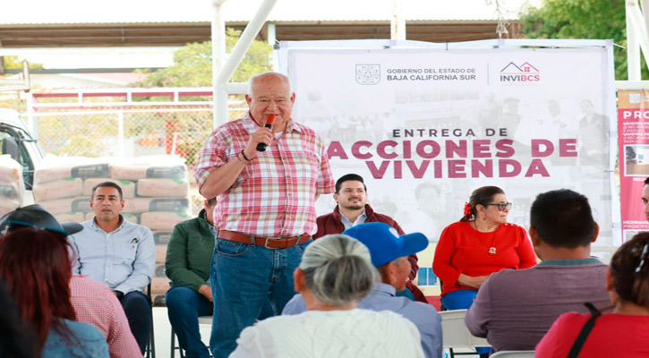 Entregó el Gobernador más de 5 mdp en acciones de vivienda a familias de la Delegación de El Carrizal Entregó el Gobernador más de 5 mdp en acciones de vivienda a familias de la Delegación de El Carrizal