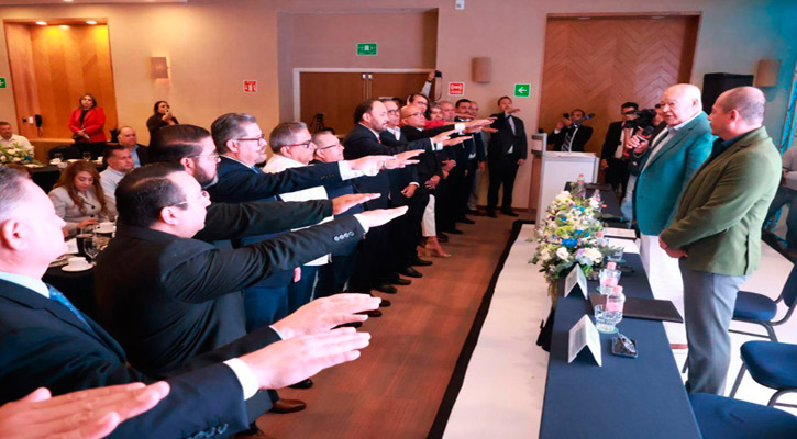 Tomó protesta el Gobernador de BCS a la nueva Mesa Directiva del CCE de La Paz; lo preside Manuel López Tomó protesta el Gobernador de BCS a la nueva Mesa Directiva del CCE de La Paz; lo preside Manuel López