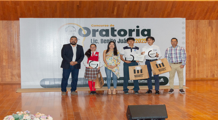 Premian a jóvenes del Concurso de Oratoria “Benito Juárez” en BCS