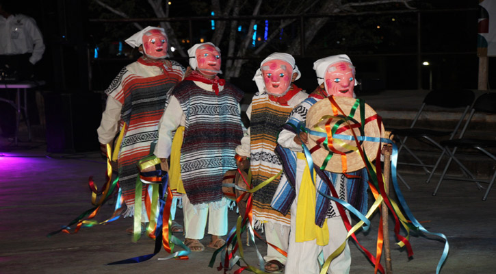 Con éxito se presentó el programa Letras en Plenilunio en Cabo San Lucas