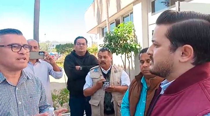 No considera orden del día del Congreso propuesta del magisterio prometida por diputado Van Wormer No considera orden del día del Congreso propuesta del magisterio prometida por diputado Van Wormer