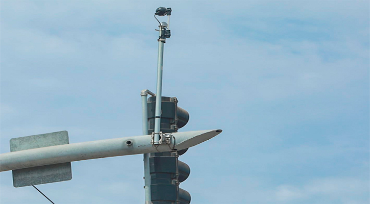 Automatización de semáforos en La Paz permitirá tomar medidas para la fluidez vehicular Automatización de semáforos en La Paz permitirá tomar medidas para la fluidez vehicular