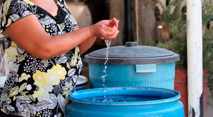 Promete Alcaldesa de La Paz nuevamente que mejorará servicio de agua en verano