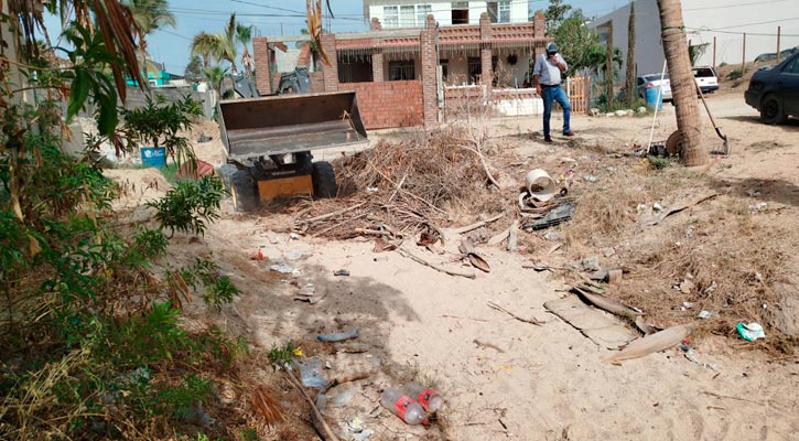 Continúa limpieza de arroyos en BCS, aunque hay sitios donde la gente sigue tirando basura