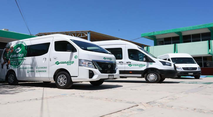 Entregó Víctor Castro vehículos, mejoramiento y equipamiento escolar en Conalep por 13 mdp