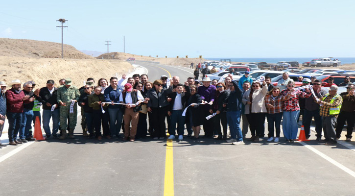 Consolida el gobierno de Víctor Castro más conectividad y seguridad al inaugurar la carretera Bahía Tortugas-Punta Eugenia