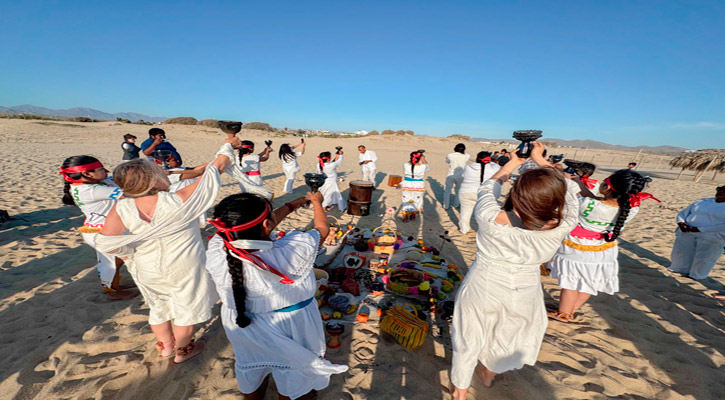 Conmemoran Día Mundial de la Madre Tierra con rituales ancestrales en playa Migriño, en CSL
