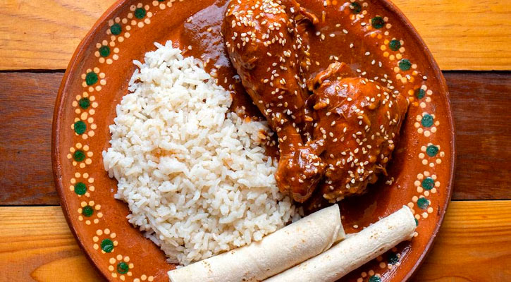 Invitan a participar en el 2do Concurso del Platillo con Base en el Mole