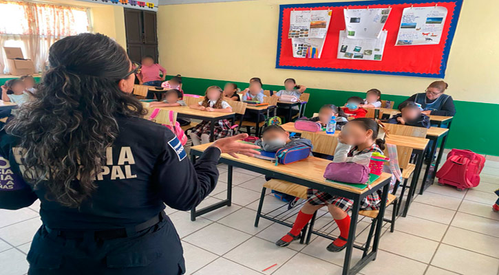 Acerca la Policía Cibernética pláticas preventivas a planteles educativos en BCS Acerca la Policía Cibernética pláticas preventivas a planteles educativos en BCS