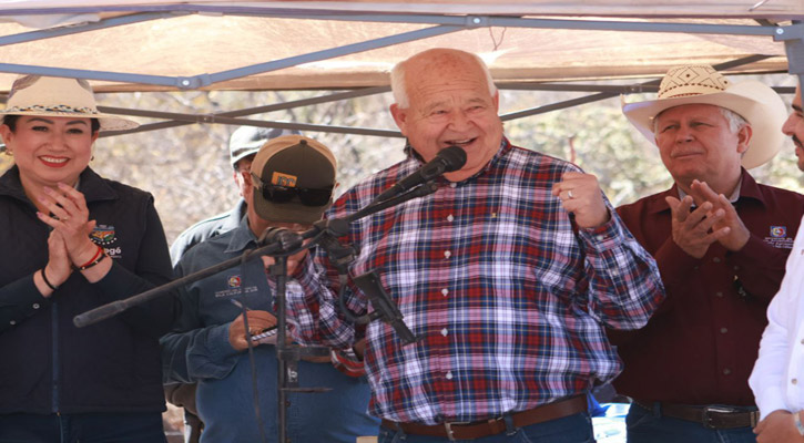 Reitera el gobernador Víctor Castro su compromiso con ganaderos de la Sierra de Guadalupe Reitera el gobernador Víctor Castro su compromiso con ganaderos de la Sierra de Guadalupe