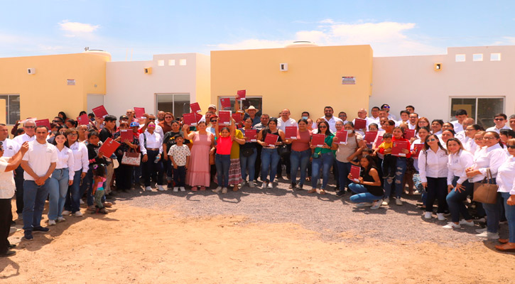Entregó gobierno de BCS 50 acciones de vivienda en La Paz