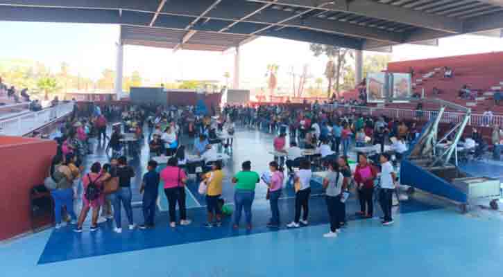 Con entrega de becas conmemoran Día del Estudiante en CSL