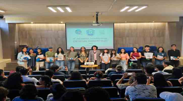 Reconoce UABCS a estudiantes de excelencia académica de Ciencias Ambientales
