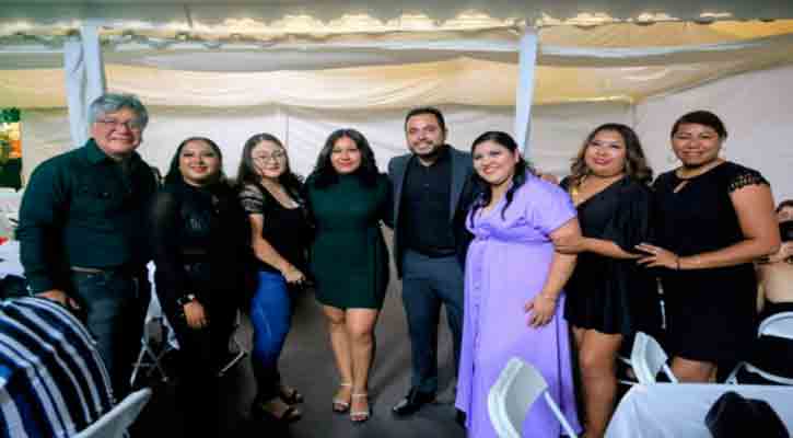 Celebró Ayuntamiento de Los Cabos a maestras y maestros por su día
