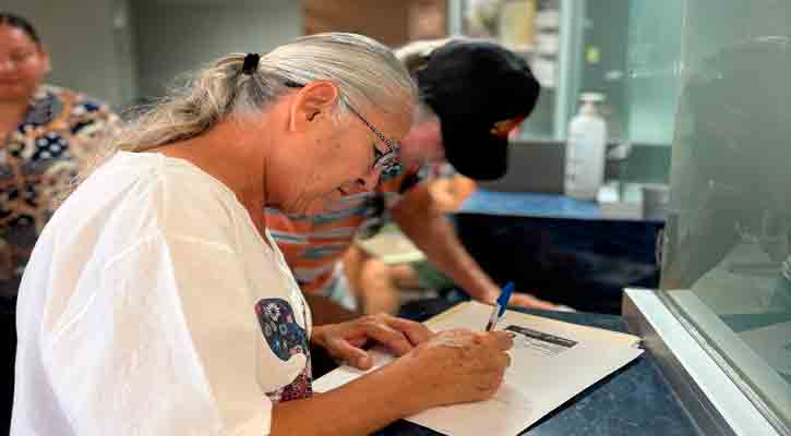 Inicia Issste entrega de credenciales permanentes a jubilados y pensionados en BCS