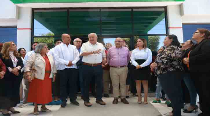 Reconoce el gobernador Víctor Castro a Cecyte por su aporte a la educación y labor social en BCS