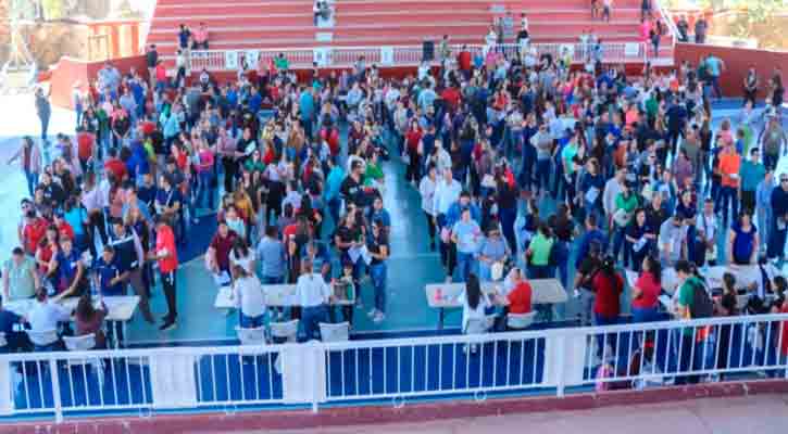 Entregó el Ayuntamiento de Los Cabos bono anual a personal docente