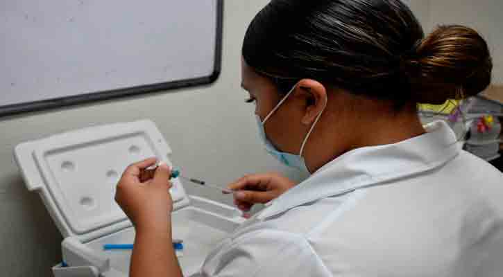 Acerca IMSS Baja California Sur vacunación en guarderías