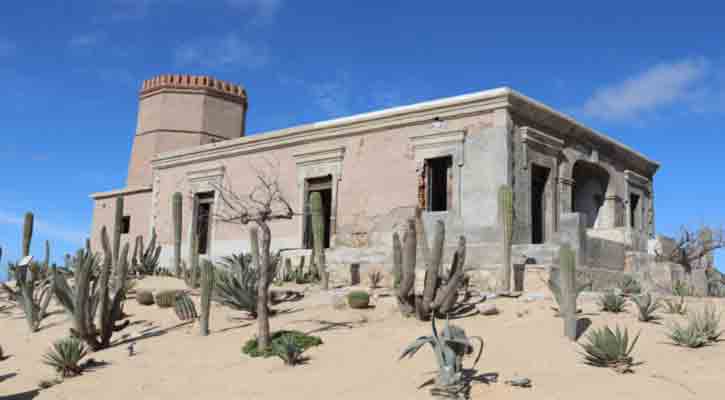 Conmemoran en Cabo San Lucas el 120° Aniversario del Faro Viejo de Cabo Falso y el 163° de la Batalla de Puebla