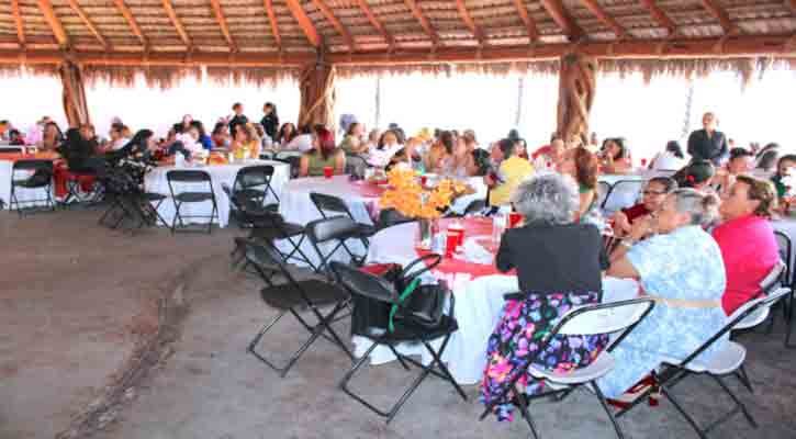 Gran festejo del Día de las Madres reúne a 700 trabajadoras del Sindicato de Burócratas Sección Los Cabos