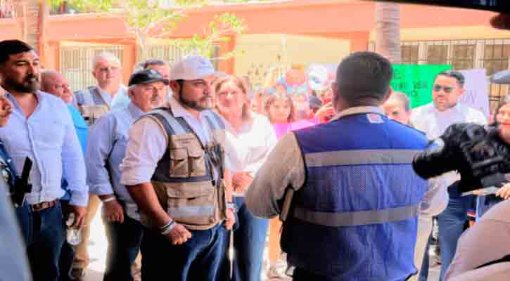 Establece Alcalde de Los Cabos acuerdos con madres y padres de familia de la Secundaria Técnica 16 de CSL