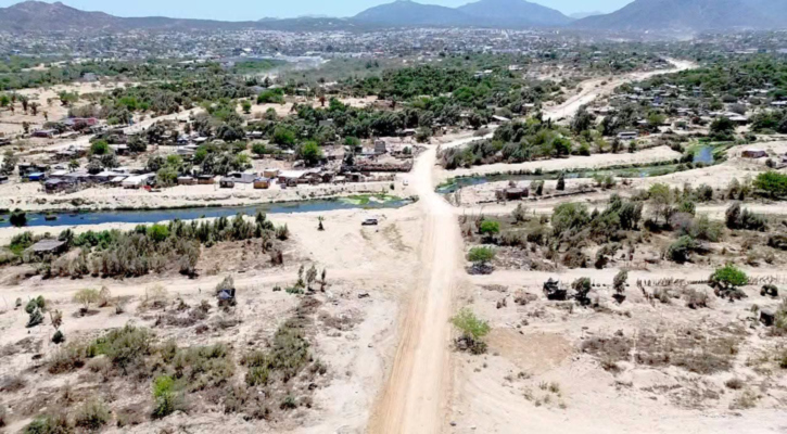 Habilitan arroyo como ruta alterna por obras de pavimentación del Camino Viejo a San José