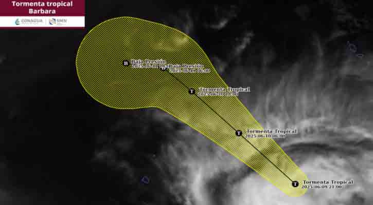 “Bárbara” ahora como tormenta tropical, se mantiene al suroeste de costas de Jalisco y Colima