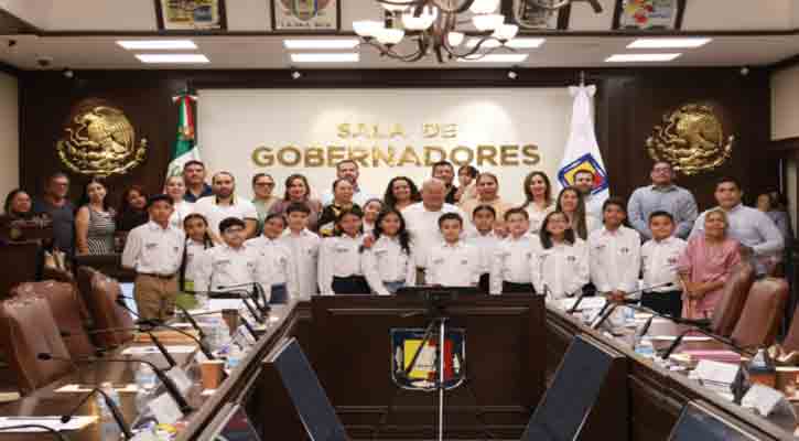 Presenta Víctor Castro a la Gobernadora Infantil del 2025 y su gabinete