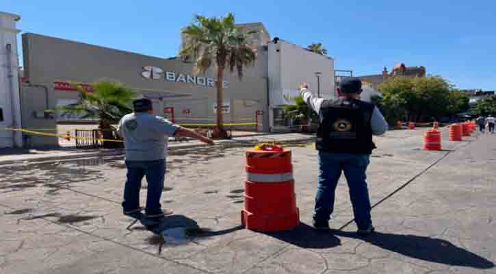 Piden autoridades evitar la zapatería del Centro Histórico de La Paz que se incendió por riesgo de colapso