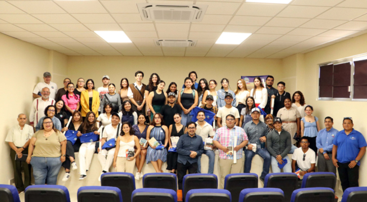 Dan bienvenida en la UABCS a 50 estudiantes del Verano Científico Delfín 2025