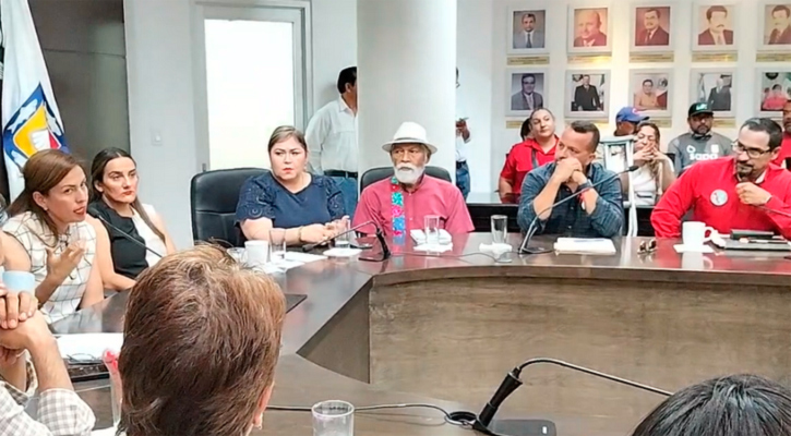 Revisará Alcaldesa de La Paz la destitución de Directora del Oomsapas que pide el sindicato