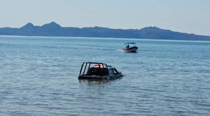 Error humano habría provocado que patrulla de Policía en Loreto ingresará a la playa, dice el capitán Herrera  