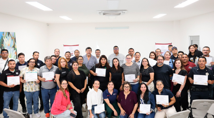 Clausura Presidenta del SEDIF taller sobre masculinidades